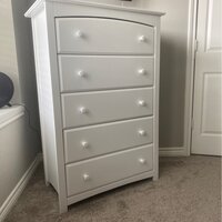 Stork craft kenton online 5 drawer dresser